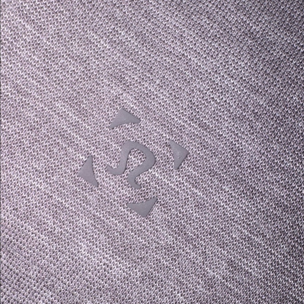 Lululemon - Picture 3 of 3